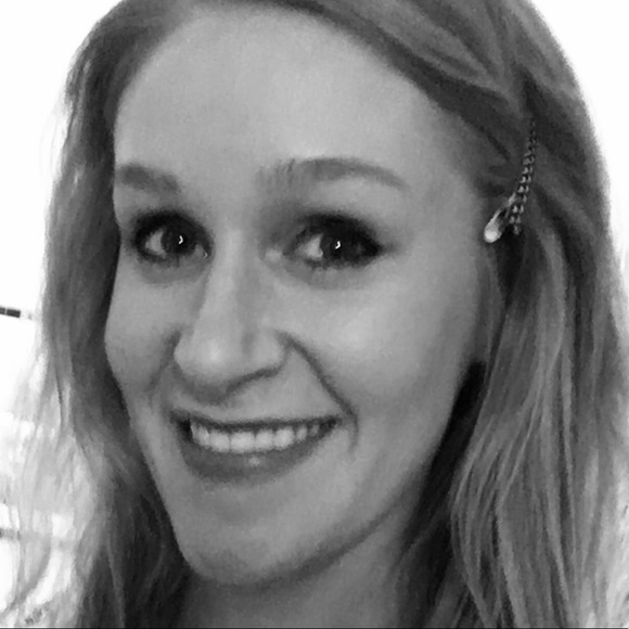 Profile Picture of Renae Dwarshuis (@rdwarshuis) on Poshmark