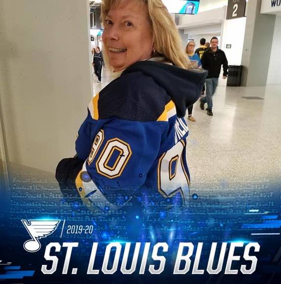 Profile Picture of Sharon Lowe (@sharaun561) on Poshmark