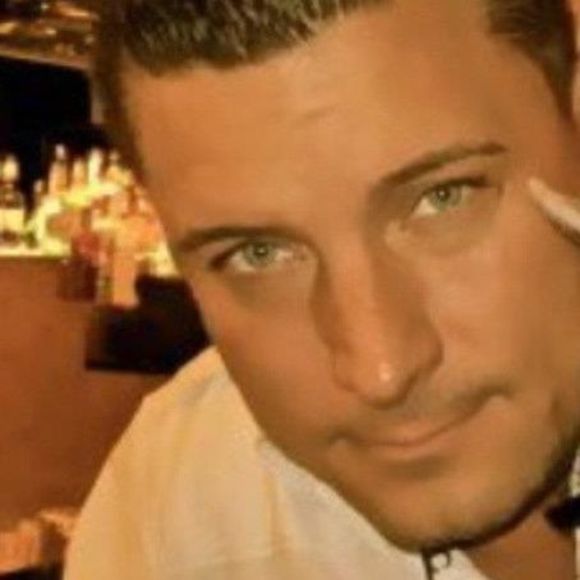 Profile Picture of David Rainha (@drainaman) on Poshmark