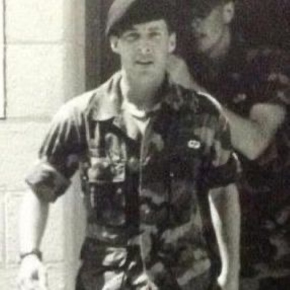 Profile Picture of Joe Steele (@djoesteele) on Poshmark