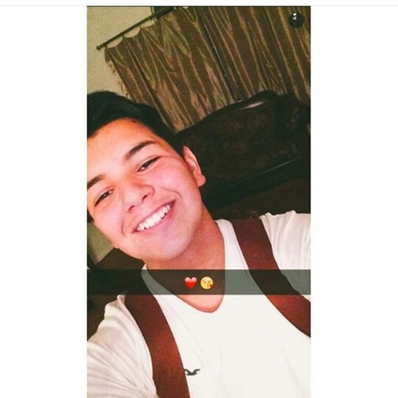 Profile Picture of Luis Aceituno (@luis105) on Poshmark