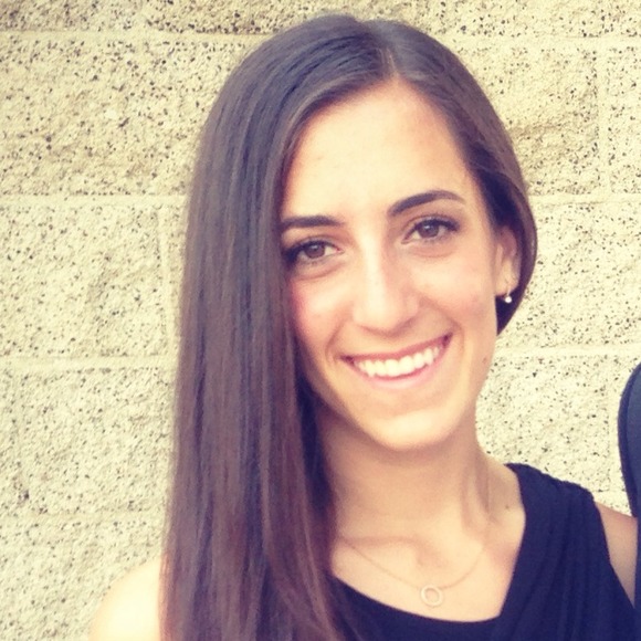 Profile Picture of Nikolette Huberman (@nikoletteray) on Poshmark