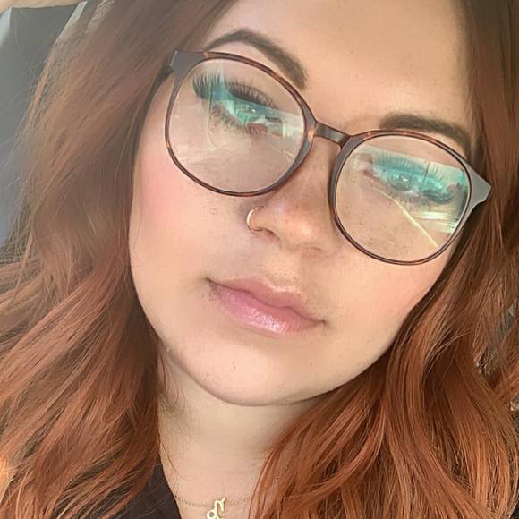 Profile Picture of Dani Cortez (@daniecortez92) on Poshmark