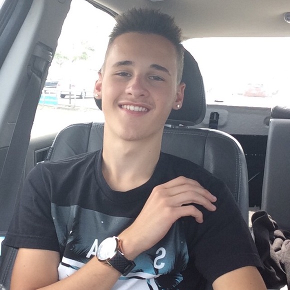 Profile Picture of Jacob Poffenberger (@jacobpoff) on Poshmark