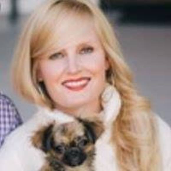 Profile Picture of Allison Alexander (@allisonwhite13) on Poshmark