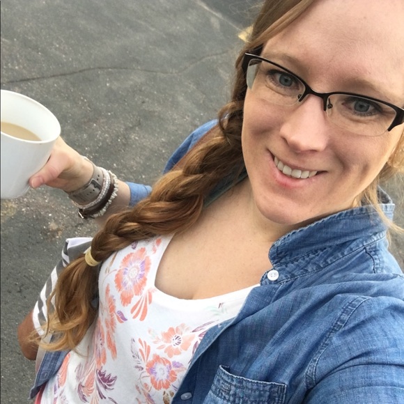 Profile Picture of Sarah Golly (@farmmom05) on Poshmark