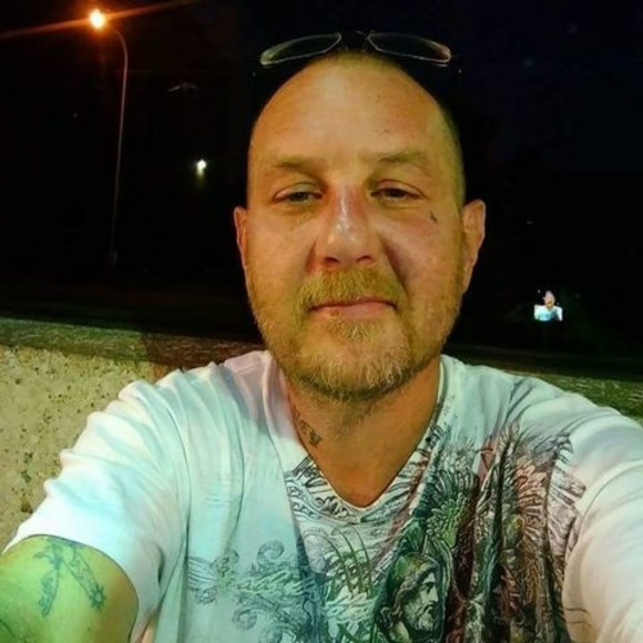 Profile Picture of Rob Phillips (@robphillips379) on Poshmark