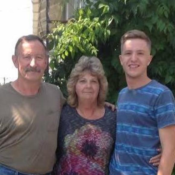 Diana Schelhorn - Poshmark Profile Picture of Diana Schelhorn (@dianaschelhorn) on Poshmark