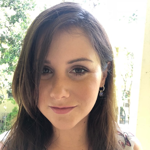 Profile Picture of Jen Panelli (@jennypanelli) on Poshmark