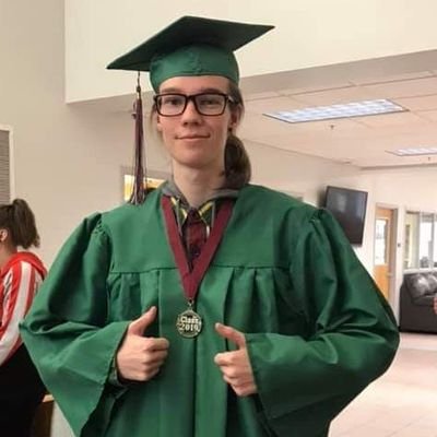 Profile Picture of Trevor Bradshaw (@CrumbsXD) on Twitter