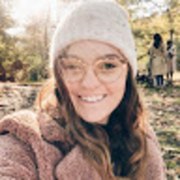 Profile Picture of Becky Byron (@becksandthecity) on Poshmark