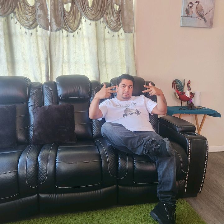 Profile Picture of wil (@wilfredocuxl) on Tiktok