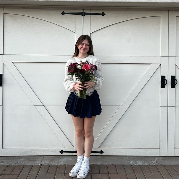 Profile Picture of Rabeka Bellgraph (@rabekabellgraph) on Poshmark