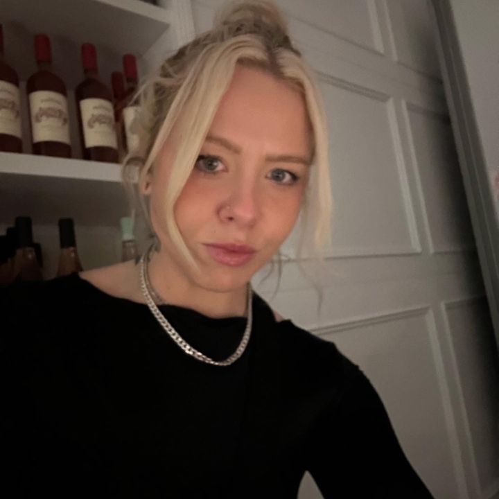 Profile Picture of Jenna (@jennazeiler) on Tiktok