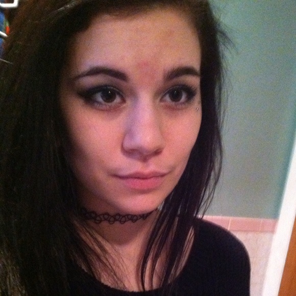 Profile Picture of Jessie Alescio (@jessiealescio) on Poshmark