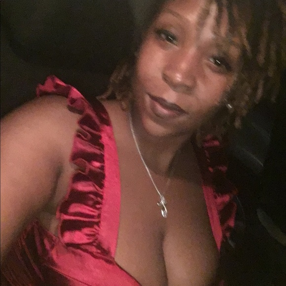 Profile Picture of Jasmine Howard (@jashoward18) on Poshmark