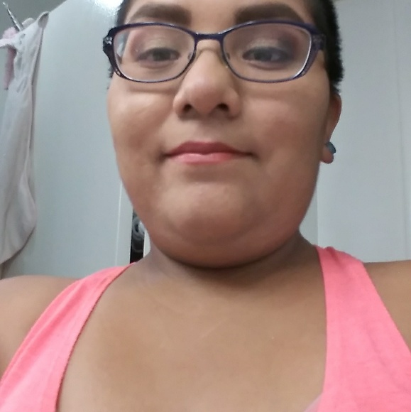Profile Picture of Leandra Uqualla (@naitmana92) on Poshmark