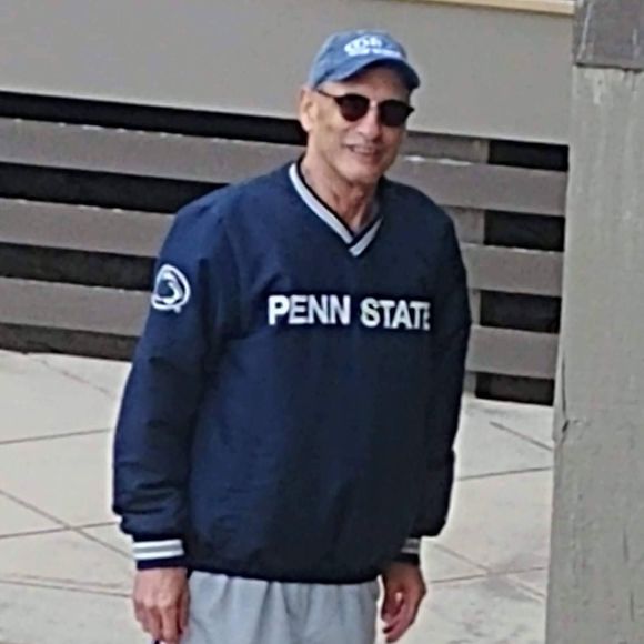 Profile Picture of Bob Daniels (@keldaniels) on Poshmark