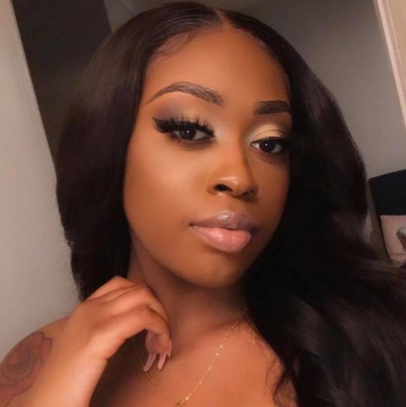 Profile Picture of Driekaa Paige (@sandriekap15) on Poshmark
