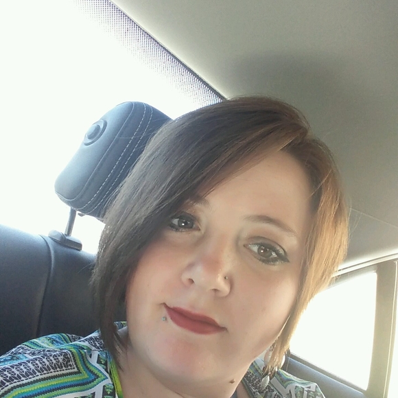 Profile Picture of Kyleen Kovacich (@kyleenkovacich) on Poshmark