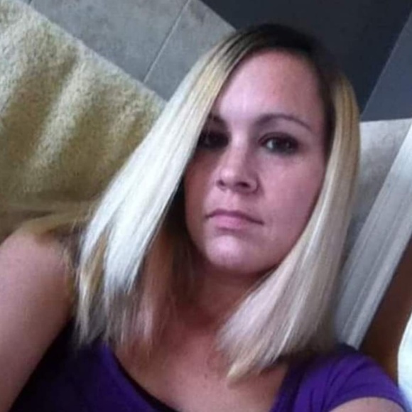 Profile Picture of Shannen Casaday (@mylee_renee) on Poshmark