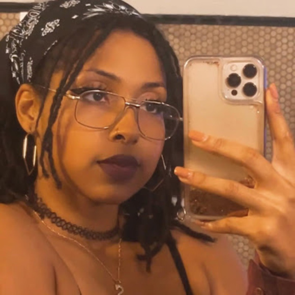 Profile Picture of Ms. Scott (@jstcallmescotty) on Poshmark