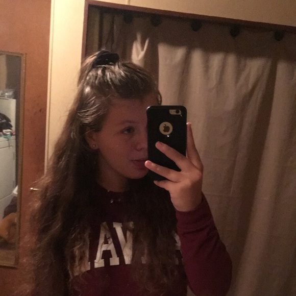 Profile Picture of Leena Horrocks (@leenahorrocks) on Poshmark