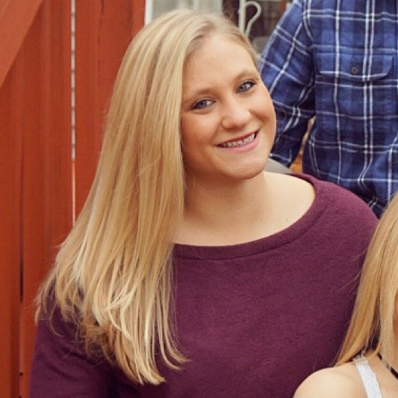 Profile Picture of Kaitlyn Reszkowski (@kaitlynresz) on Poshmark