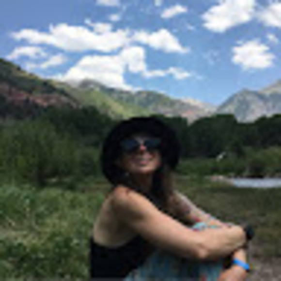 Profile Picture of Tracy Corro (@t_race04) on Poshmark