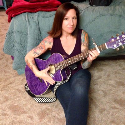 Profile Picture of Sharon Decker (@SharonLynDecker) on Twitter