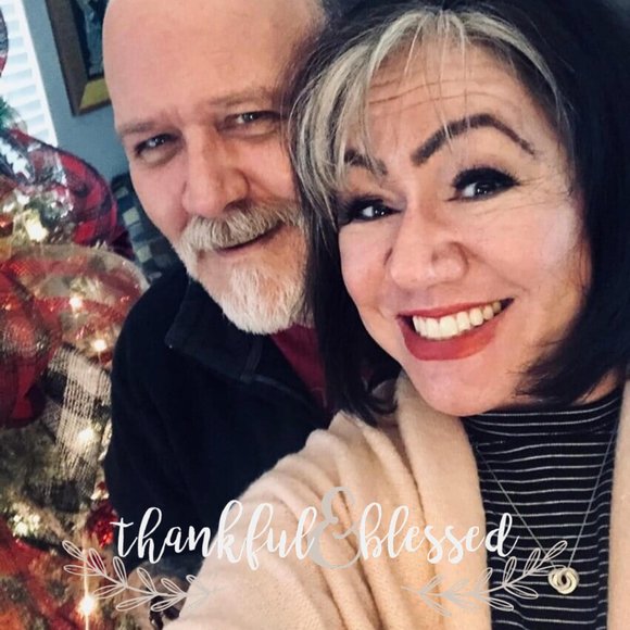 Profile Picture of Heidi Roeglin (@heidiroeglin) on Poshmark