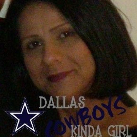 Profile Picture of Renee Caudillo (@reneeacaudillo) on Poshmark