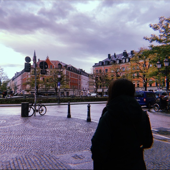 Profile Picture of Catherine Bradshaw (@closetbradshaw) on Poshmark