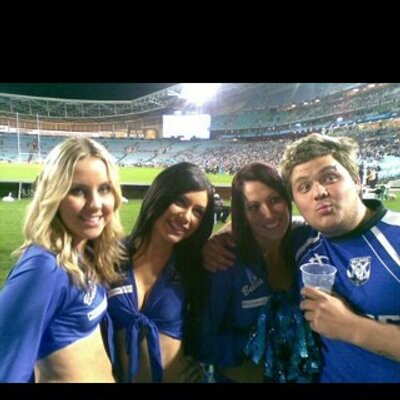 Profile Picture of Aaron Lougheed (@AzzaDoggies) on Twitter