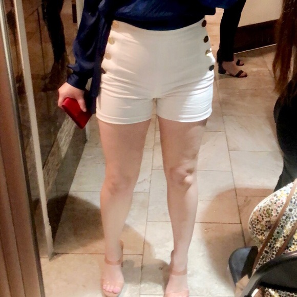 Profile Picture of Alexa Guerra (@guerraalexa) on Poshmark