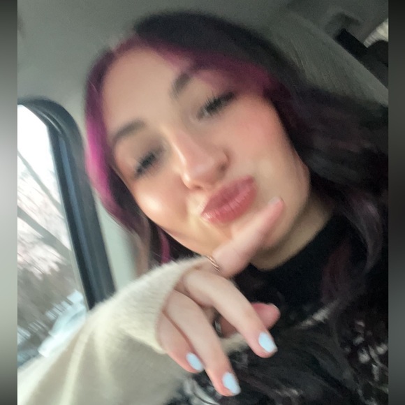 Profile Picture of Lana Bellomo (@milanabellomo) on Poshmark