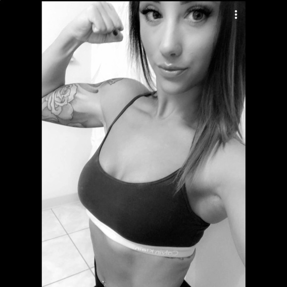 Profile Picture of Ashley Belconis (@belconisa) on Poshmark