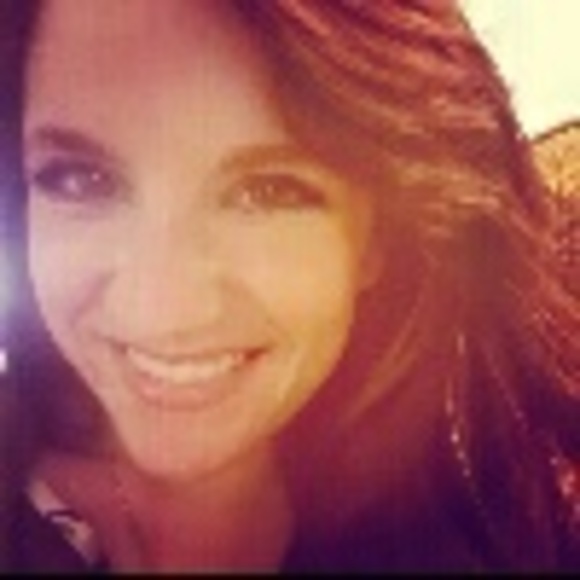 Profile Picture of Paige Pijor (@paigeypyj) on Poshmark