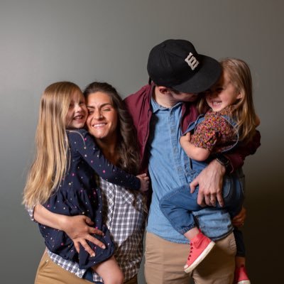 Profile Picture of Joe Thomas ✊ (@heyjoethomas) on Twitter