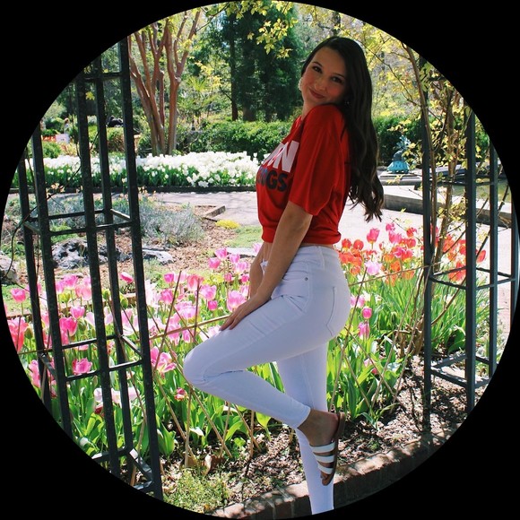 Profile Picture of Kelsi Clark (@kelsiclarkk) on Poshmark