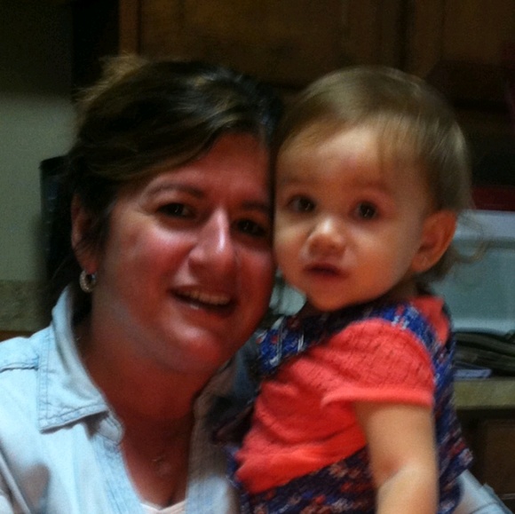 Profile Picture of Lisa Alberici (@sabercat600) on Poshmark