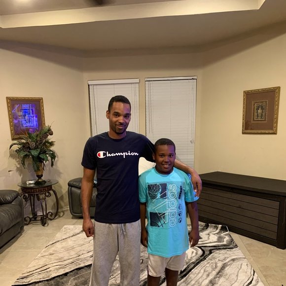 Chadwick Lewis - Poshmark Profile Picture of Chadwick Lewis (@chadwick_l) on Poshmark