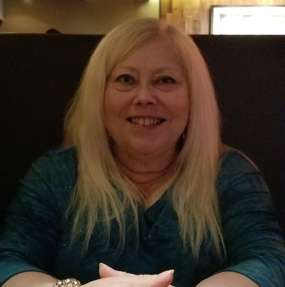 Profile Picture of Laurie Mckay kroepel (@lmk6904) on Poshmark