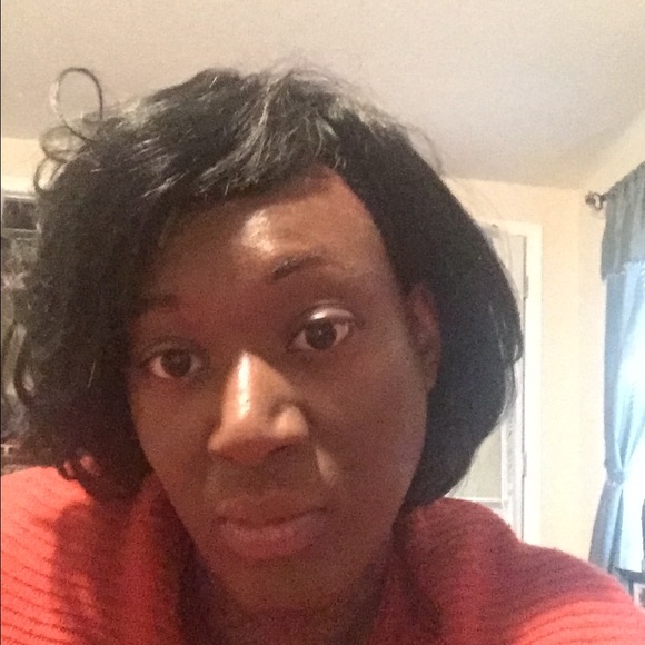 Profile Picture of Sharice Lloyd (@sslloyd) on Poshmark