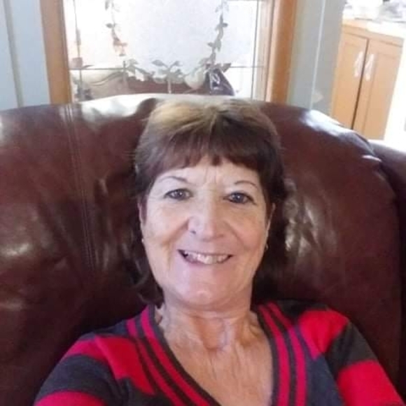 Profile Picture of Sandra Delay (@sandradelay) on Poshmark