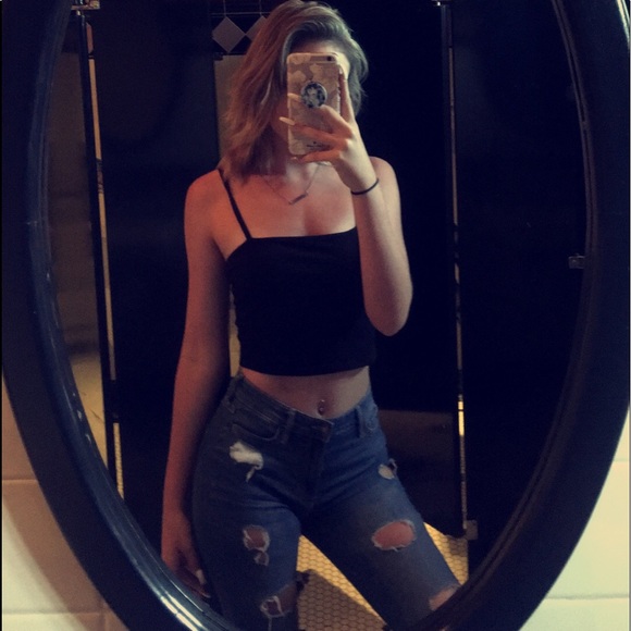 Profile Picture of Taylor Menter (@taylor_menter) on Poshmark