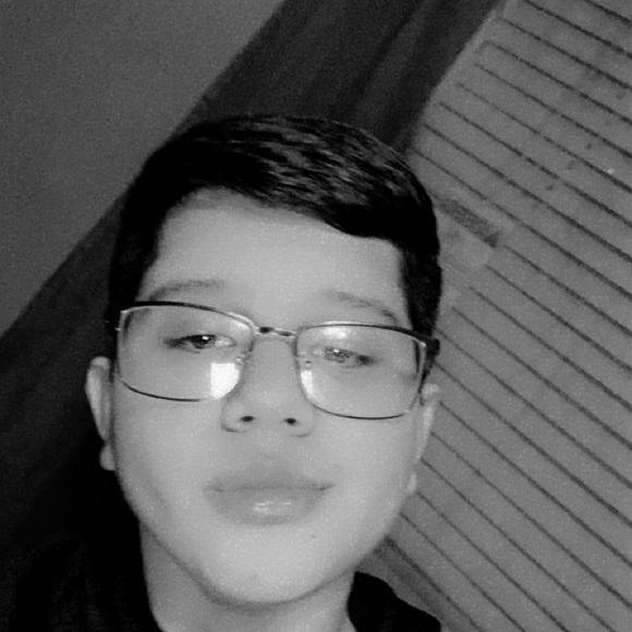 Profile Picture of Apolonio Rodriguez (@apolonior) on Poshmark