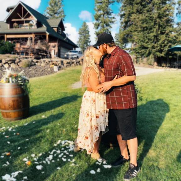 Profile Picture of Chelsea Struck (@cstruck53) on Poshmark