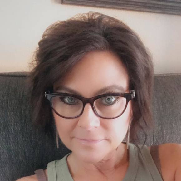 Profile Picture of Dawn Roach shultz (@dms0530) on Poshmark