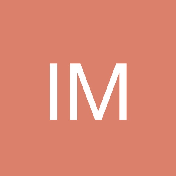 Profile Picture of Iris Moore (@irismoore172) on Poshmark